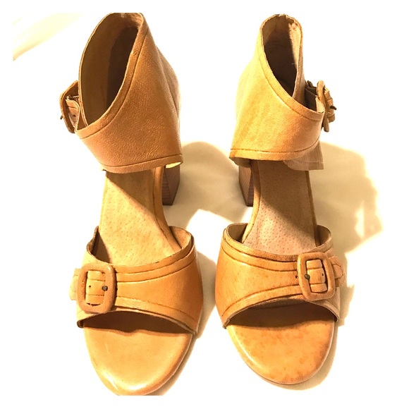 Seychelles Heels - Picture 4 of 4