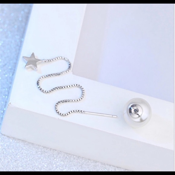 Trendy Pearl and Star Earrings - Picture 3 of 4