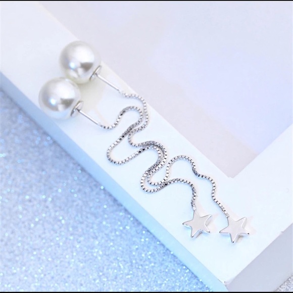 Trendy Pearl and Star Earrings - Picture 4 of 4