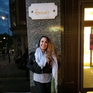 Meet your Posher, Gabriela