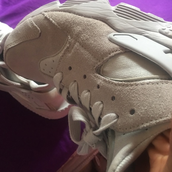 Huraches nike Limited edition - Picture 2 of 4