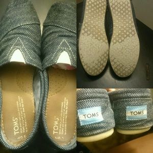 Super cute denim toms