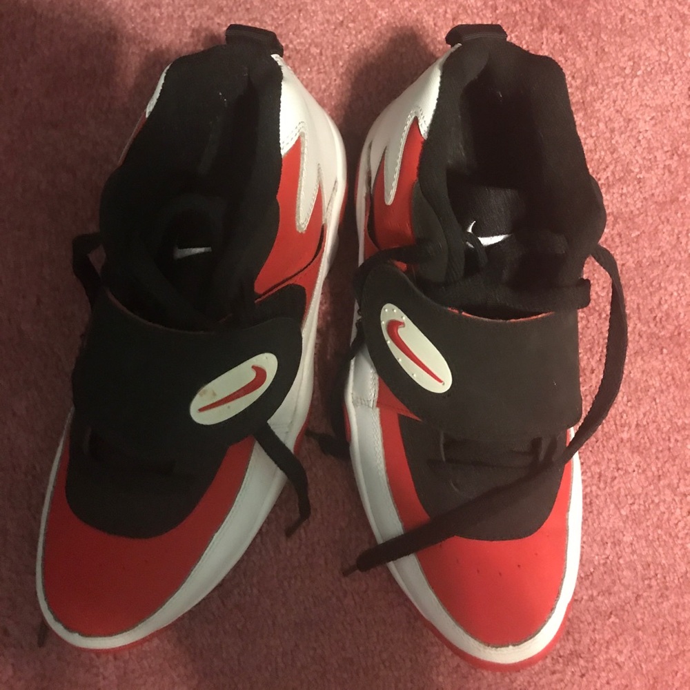 Nike shoes size 5 in boys