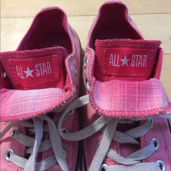 Pink Converse - Picture 2 of 5