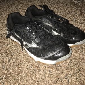 Mizuno volleyball shoes