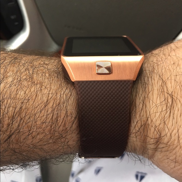 Rose Gold Smart Watch - Picture 2 of 2