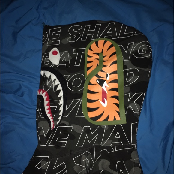 Bape hoodie - Picture 4 of 4