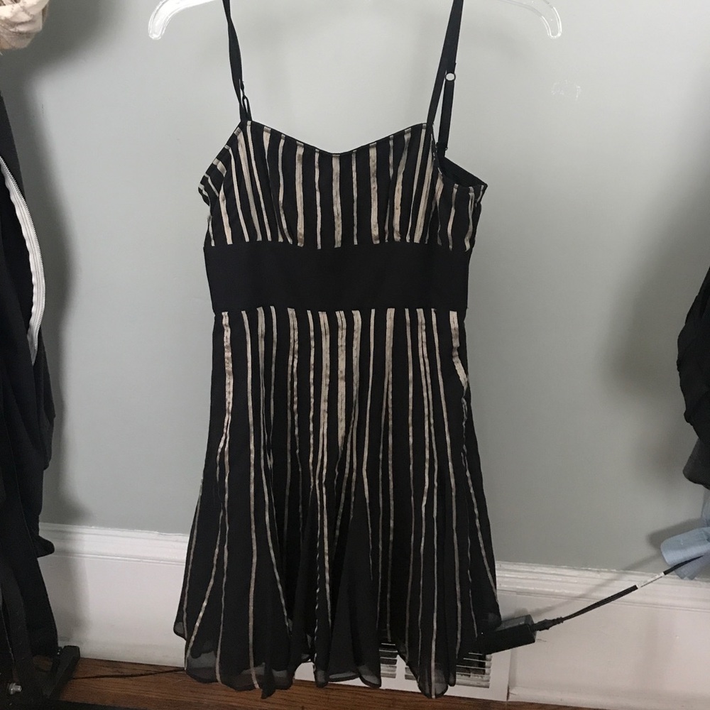 Black/Gold Short dress