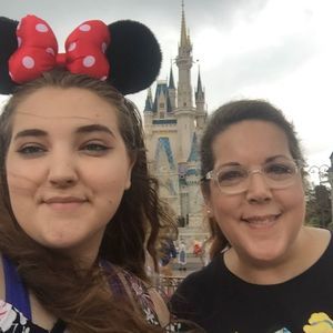 Meet your Posher, Elaine