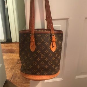 LV Bucketbag small