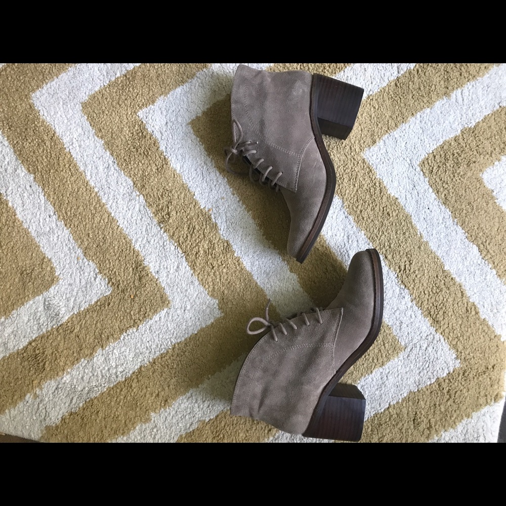 Dolce Vita suede heeled lace up booties!!