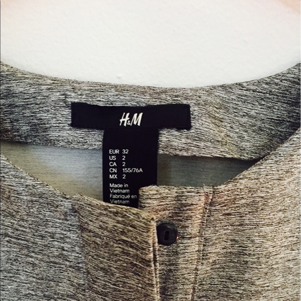 H&M Top - Picture 2 of 2