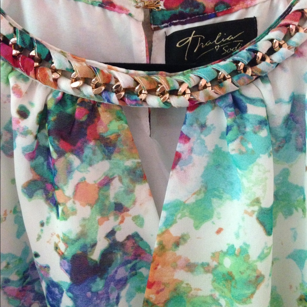 Colorful print top - Picture 2 of 3