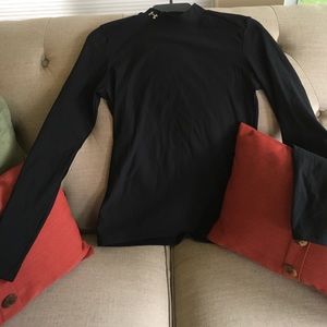 Under Armour black LG women's shirt Like New!!