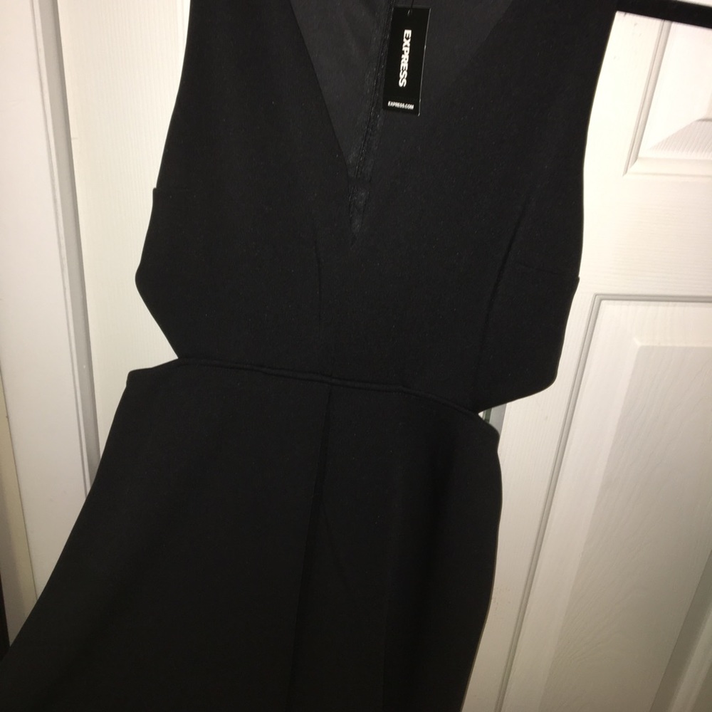 Express cutout dress NWT - Picture 3 of 4
