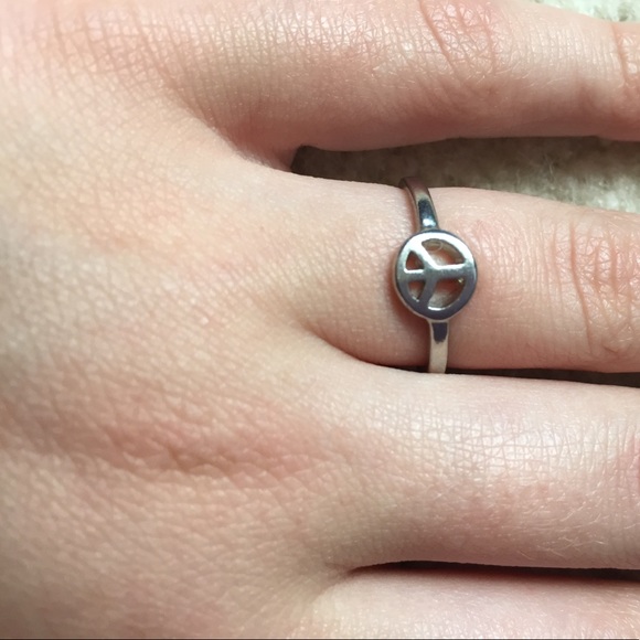 Silver ring - Picture 1 of 1