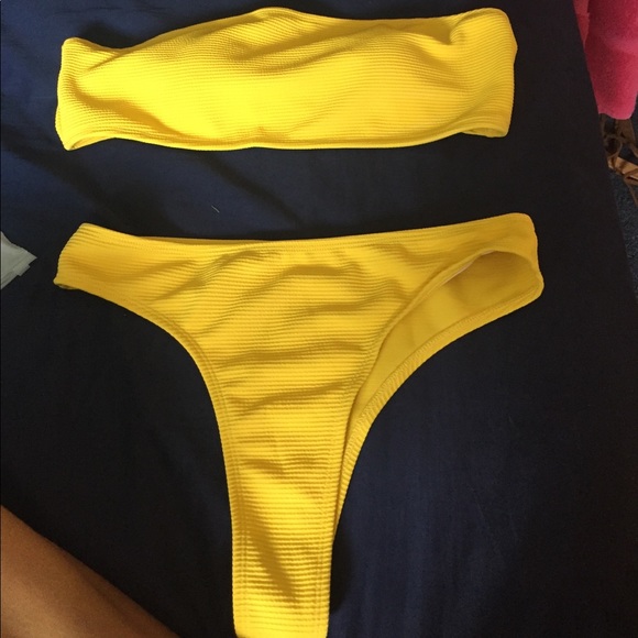 ❌🥀SOLD🥀⛔️Bandeau bikini set😙💫🌼✨ - Picture 3 of 5