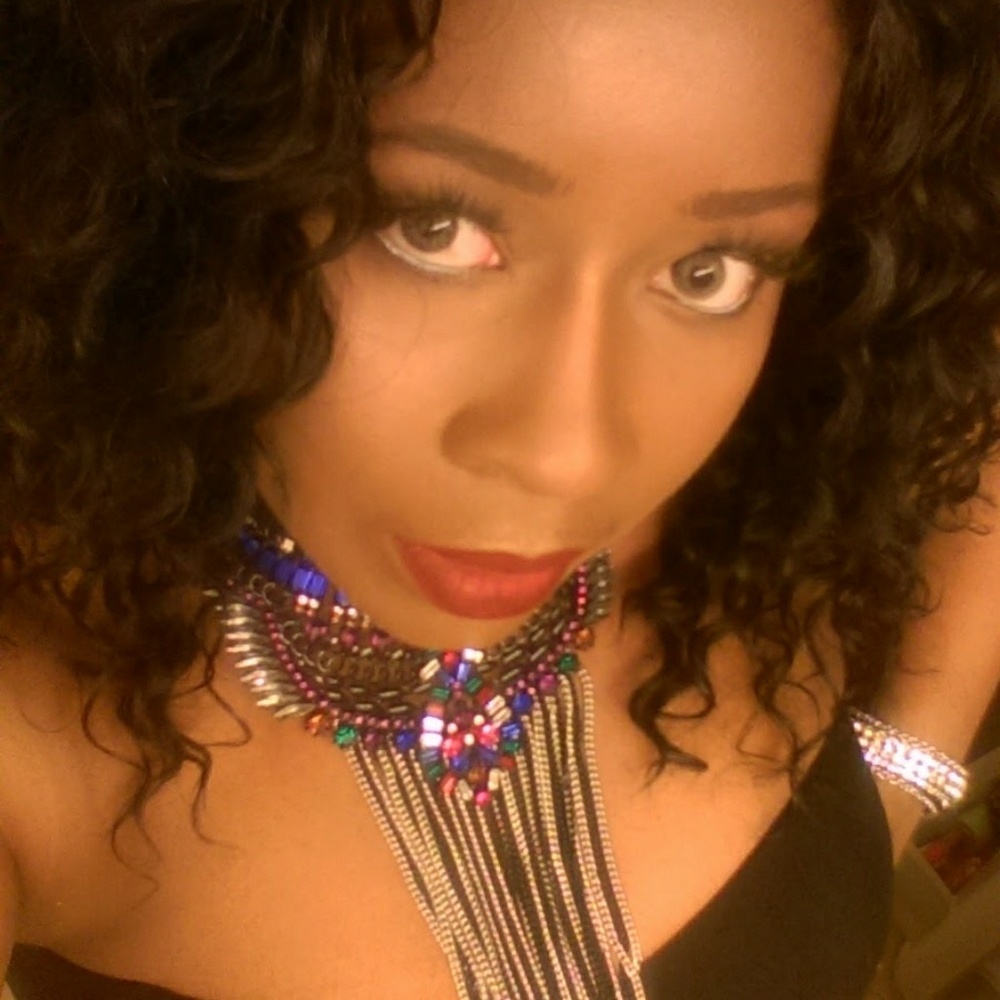 Meet your Posher, Shakia