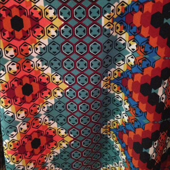 Multicolor patterned top - Picture 2 of 3