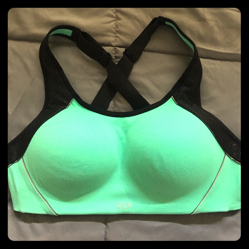 Victoria's Secret VSX Sport 32C Sports Bra