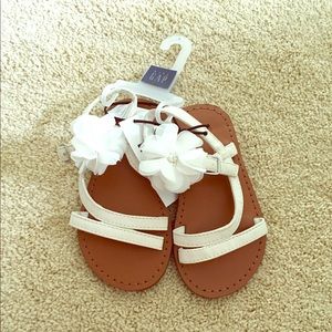 NWT Little girl size 9 dress sandals
