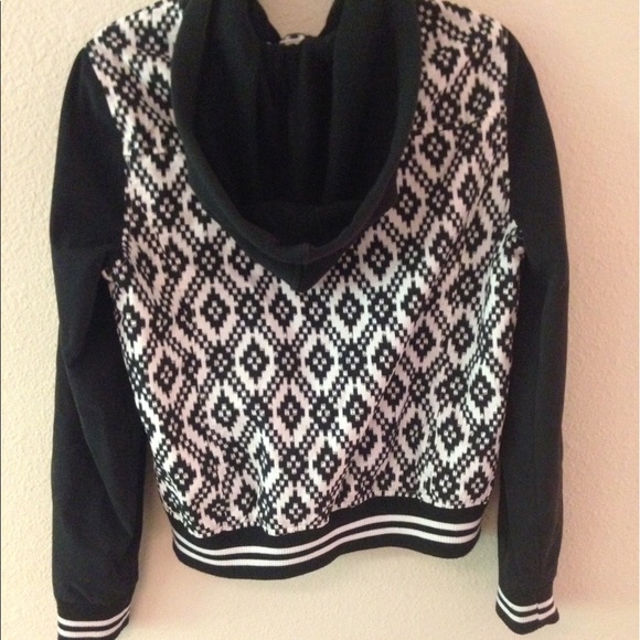 Patterned jacket - Picture 3 of 3