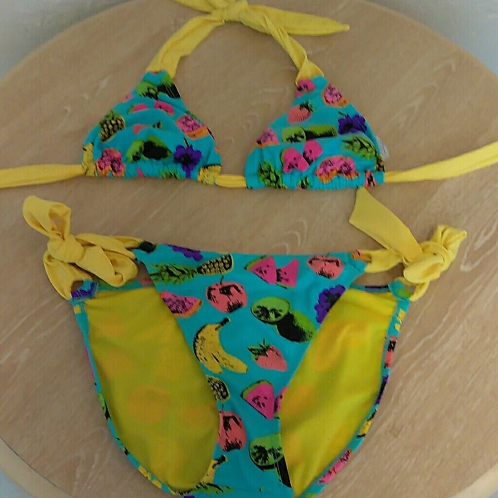 Cute bikini !!