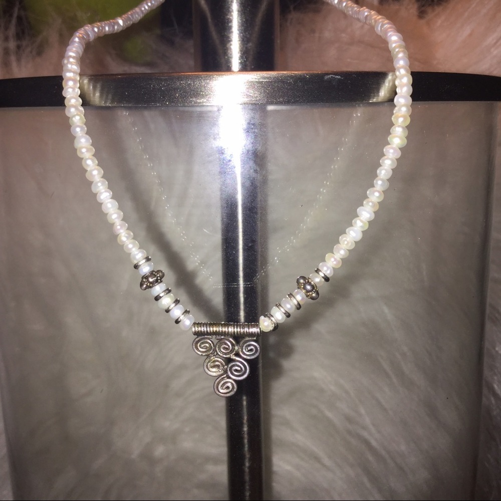 Dainty pearl clasp necklace with pendant drop!
