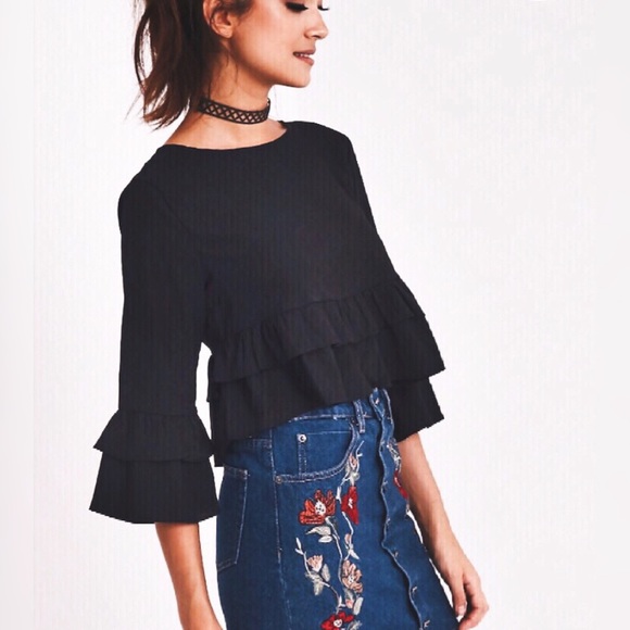 pretty Little Things Tops - Pretty Little Things crop Top