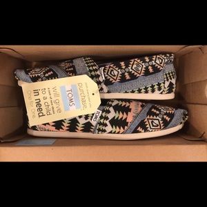 SOLD ***BRAND NEW, NEVER WORM TOMS Classics