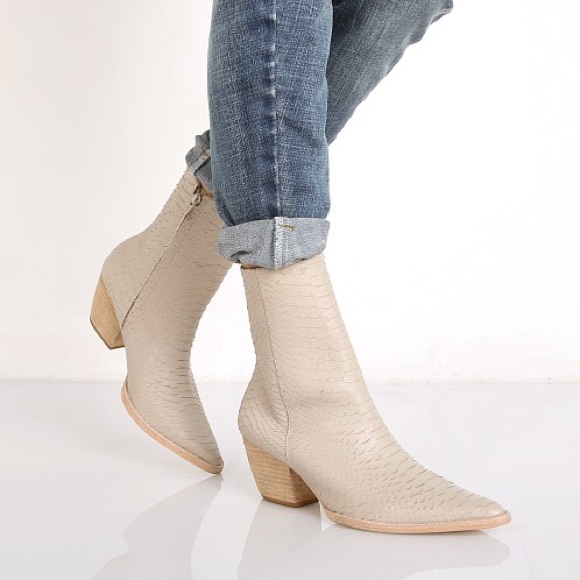 Free People Shoes - Matisse Caty Booties