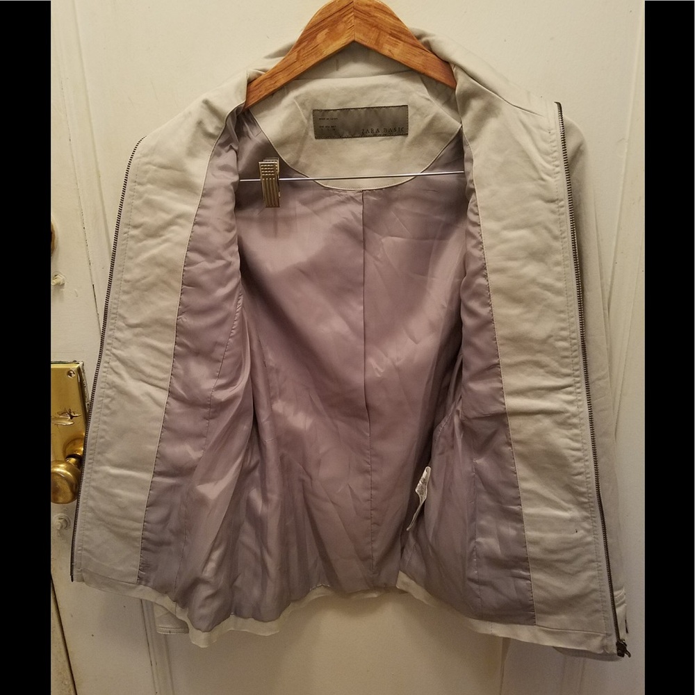Hostpick!!! Zara Fully Lined Light Jacket - image 5