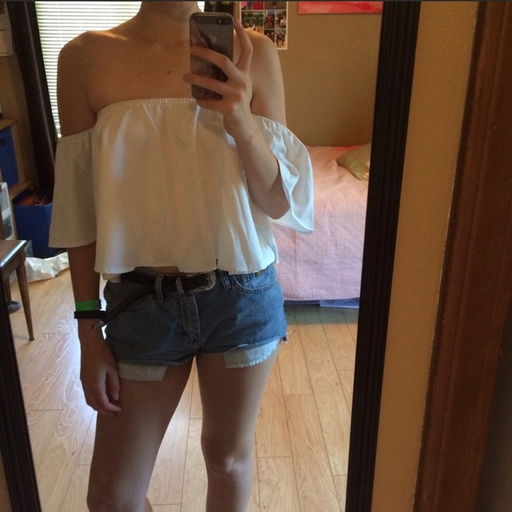 NWOT White off shoulder flowy top, never worn