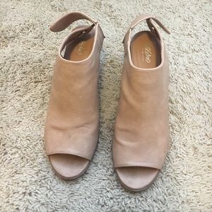 Tan open toed mules