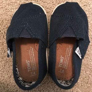 Cute toms for girl or boy!