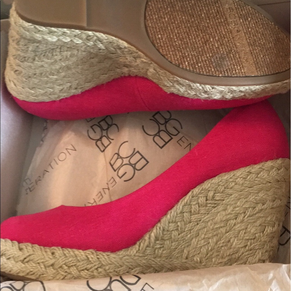 BCBG woman's pink wedge