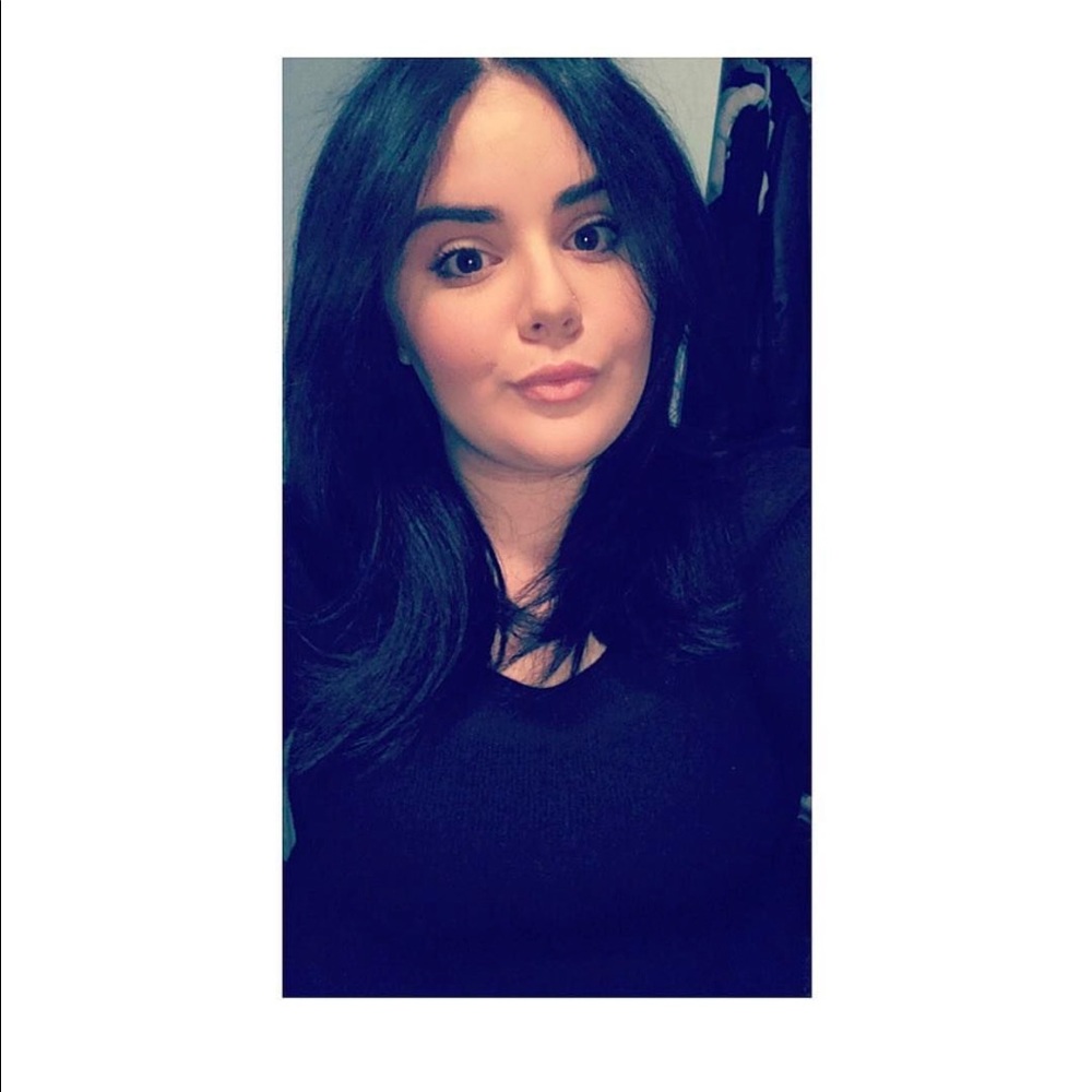 Meet your Posher, Alexis