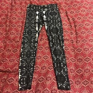 Small Fabletics Yoga Pants