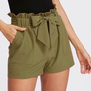 Chic tie in the front shorts