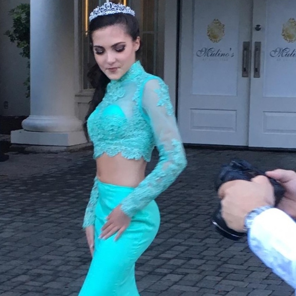 Two-piece mermaid evening gown silver is new