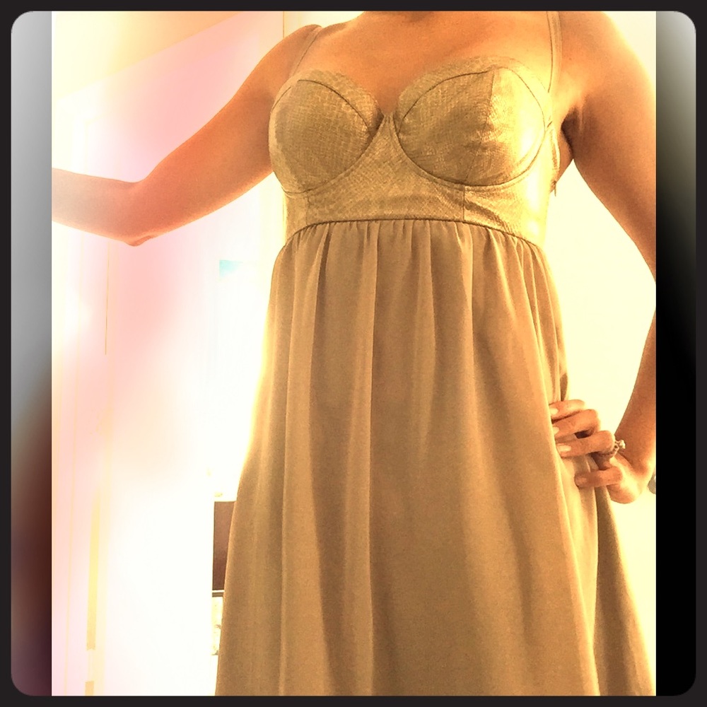 Guess cocktail dress in gold