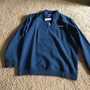 Navy blue vineyard vines pullover