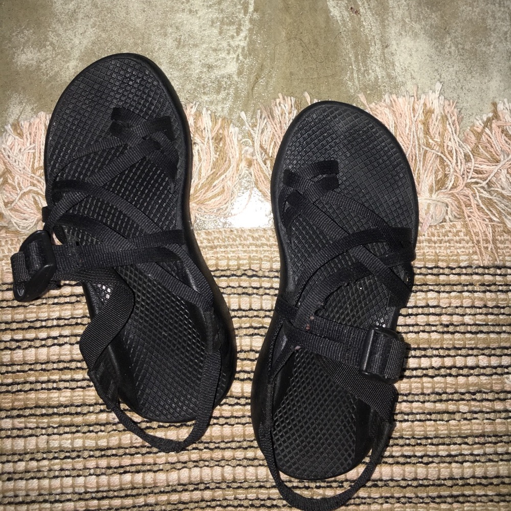 Black chacos