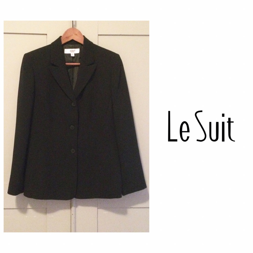 Le Suit Three Button Peak Lapel Black Jacket