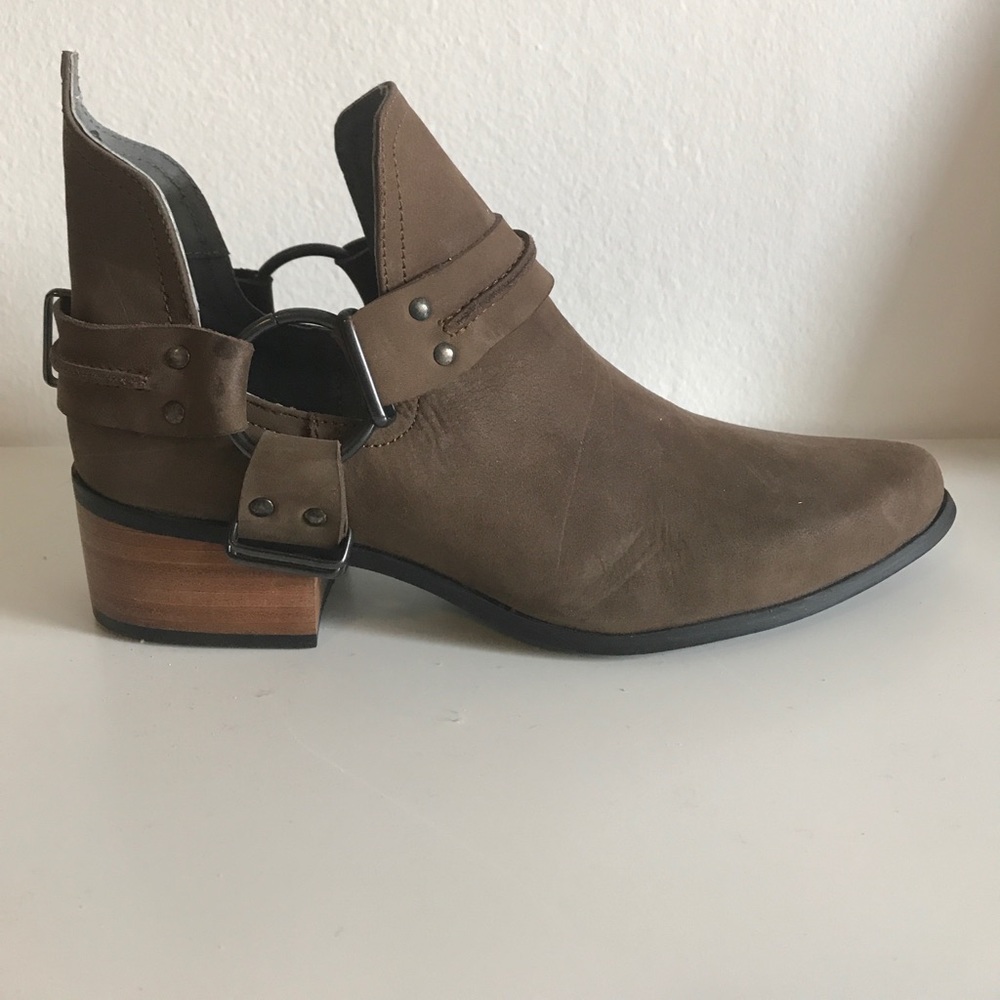 Ankle boots