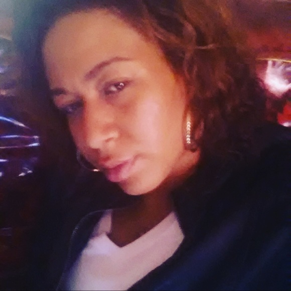 Meet your Posher, Shamarra - Picture 1 of 1