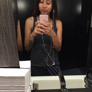 Meet your Posher, Ana