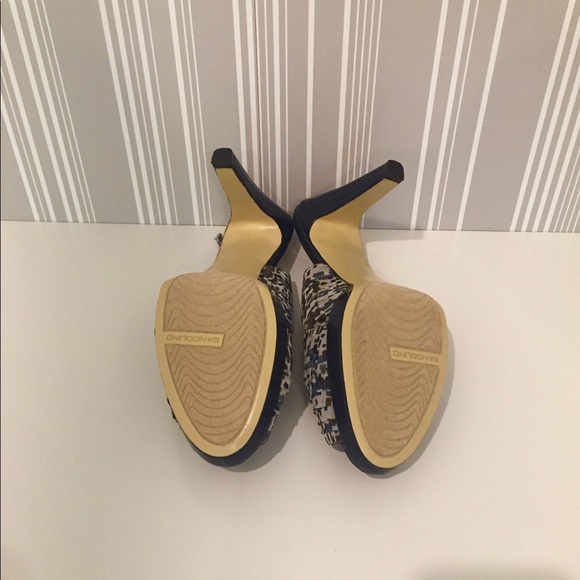 SOLD ❌Bandolino Peep Toe Sling Back Pumps - Picture 3 of 3