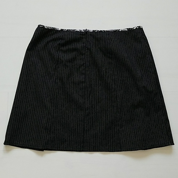 Nanette Lepore Embellished Applique Skirt 2 - Picture 3 of 7