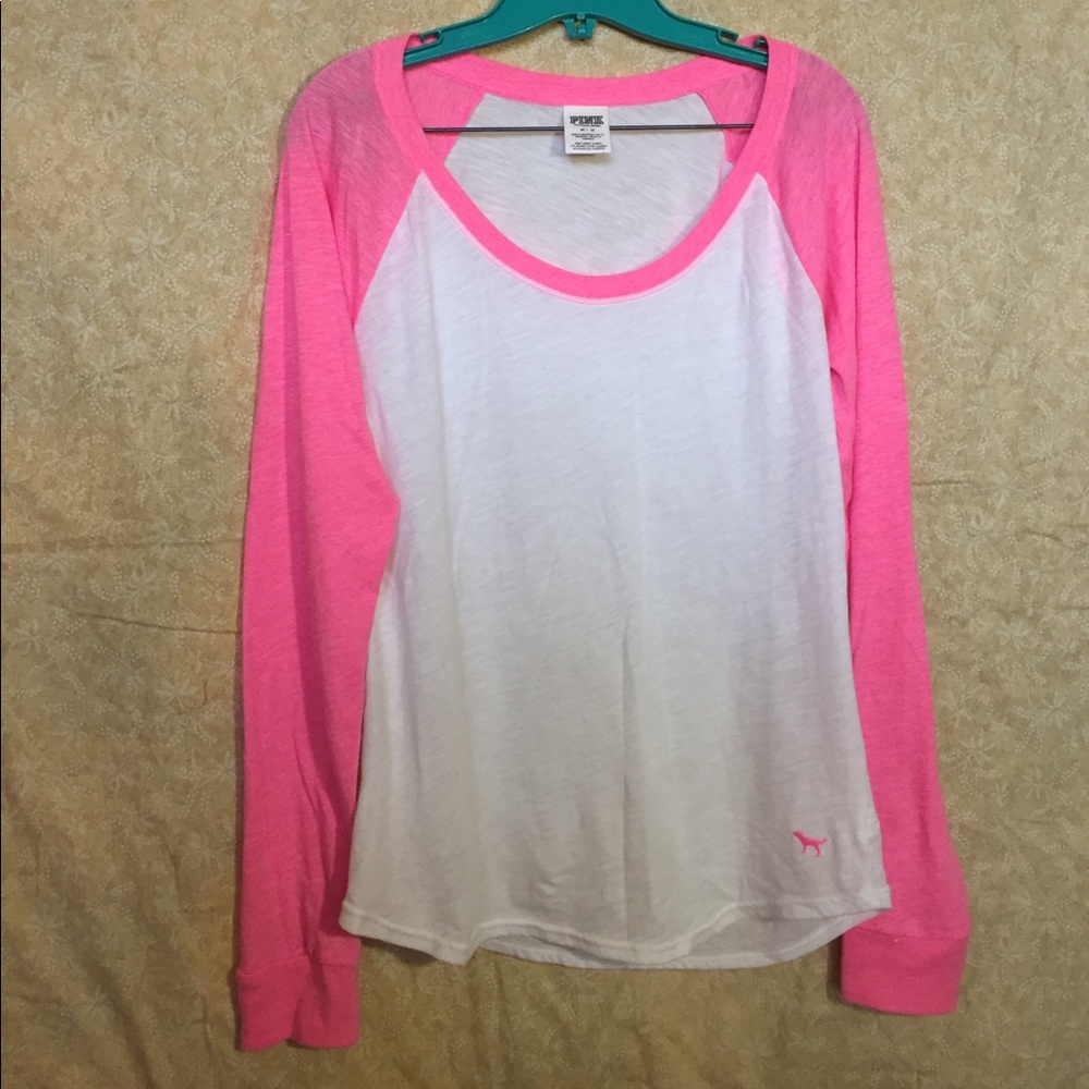 PINK VS long sleeve tee 💕